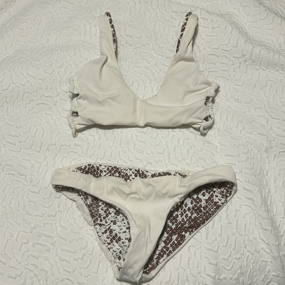 Bikini set - Picture 2 of 3